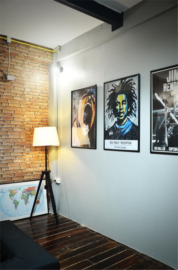 Goodfellas Cafe&Hostel Bangkok Exterior foto
